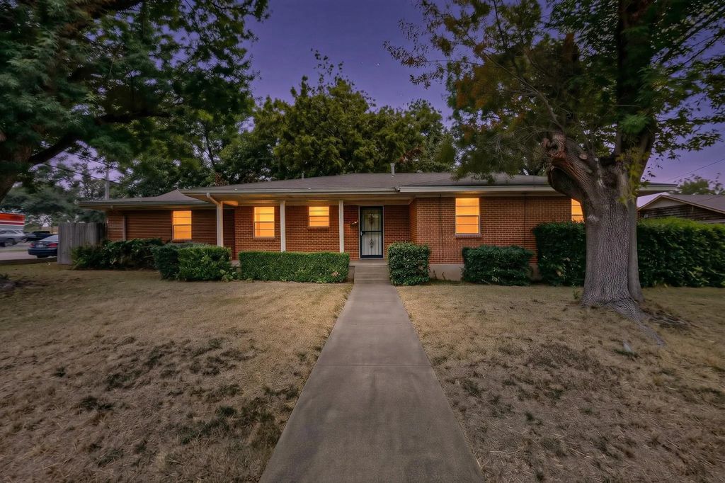 101 Spinner Circle, DeSoto