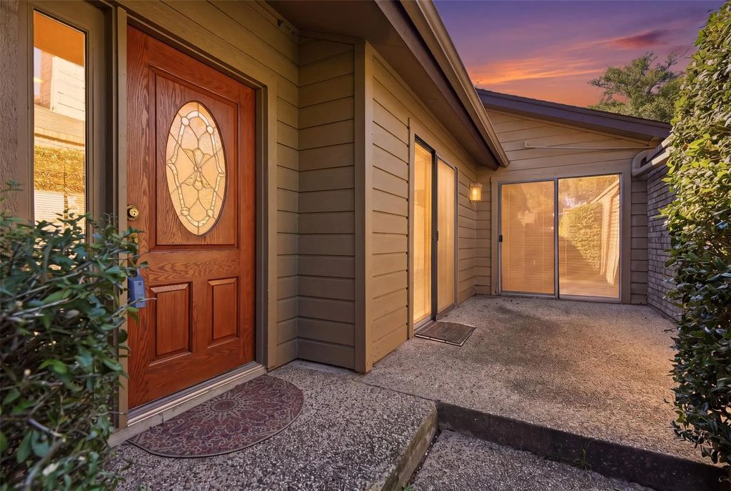 508 Fountainwood Drive, Arlington
