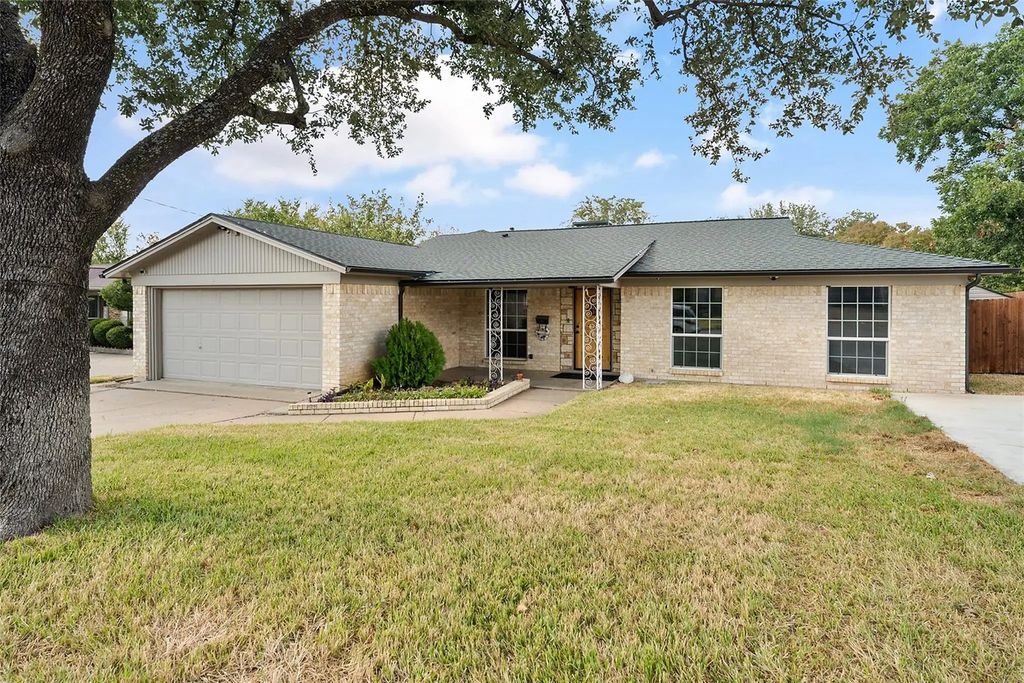 2100 Rockmoor Drive, Edgecliff Village