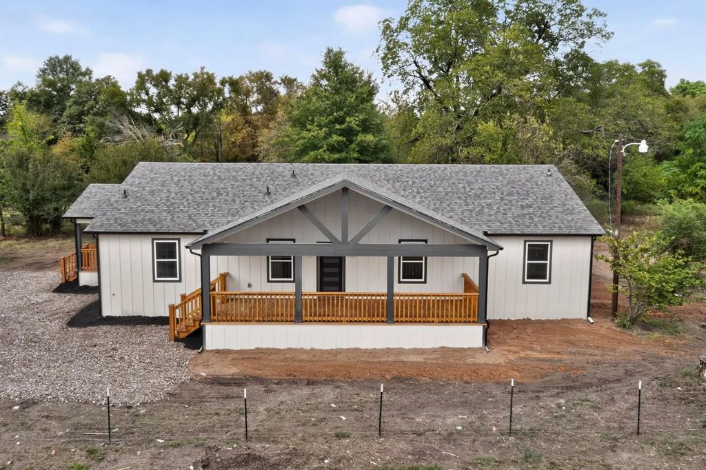 573 County Road 1116, Sulphur Springs