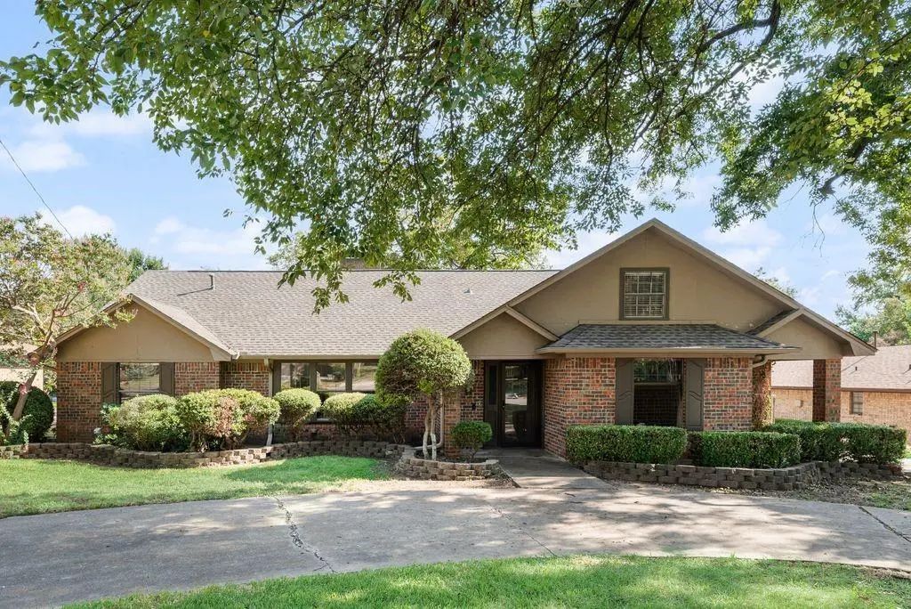 714 W Lamberth Road, Sherman