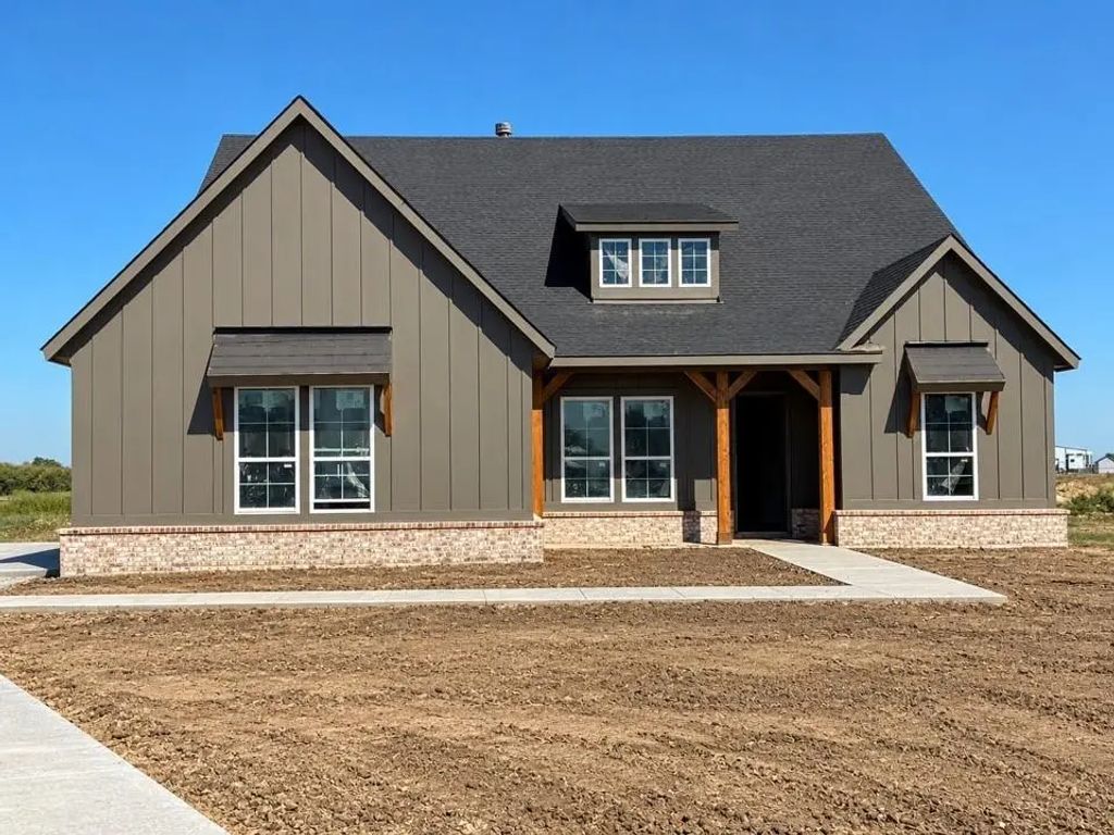 12404 Delta Court, Krum