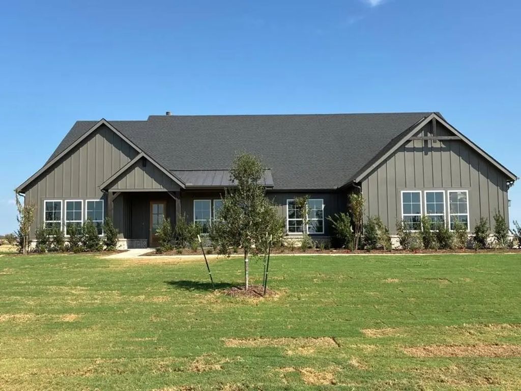 12450 Jackson Road, Krum