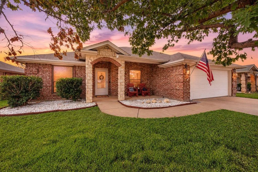 725 Big Willow Drive, Saginaw