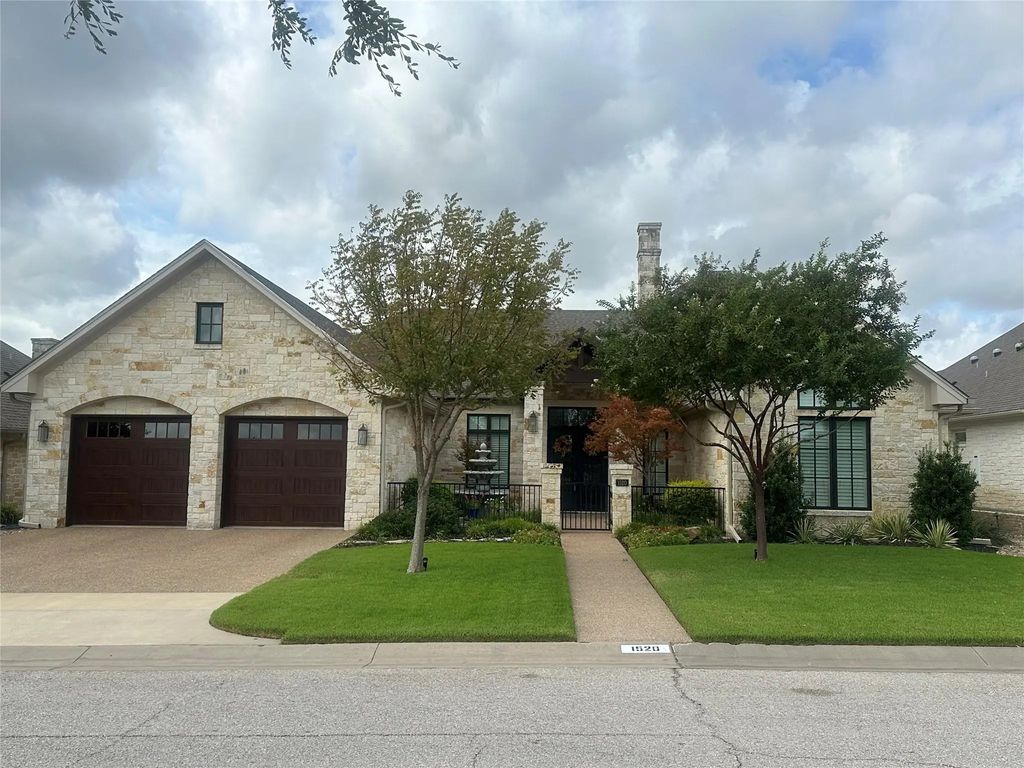 1520 Ridgewood Drive, Waco
