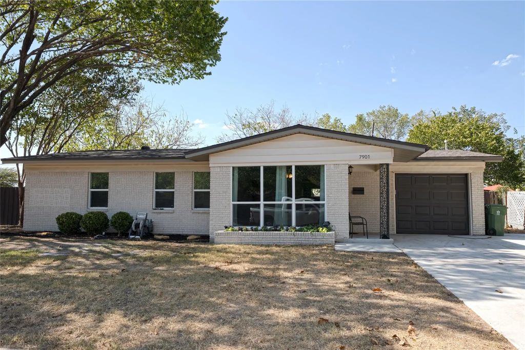 7901 Laura Street, North Richland Hills