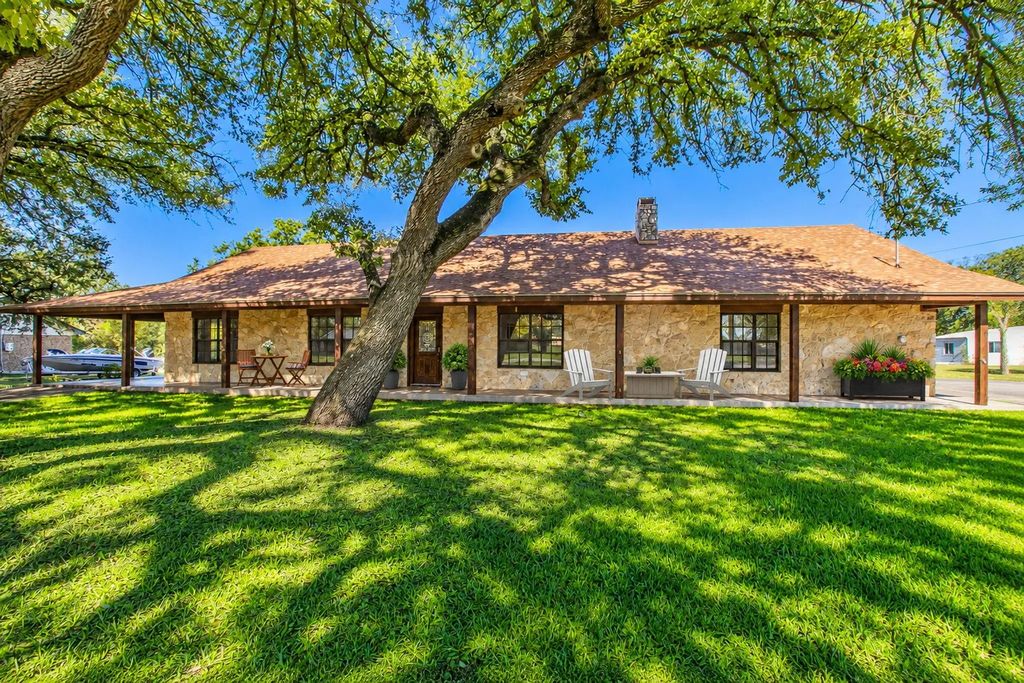 118 Spring Lake Drive, Lacy Lakeview