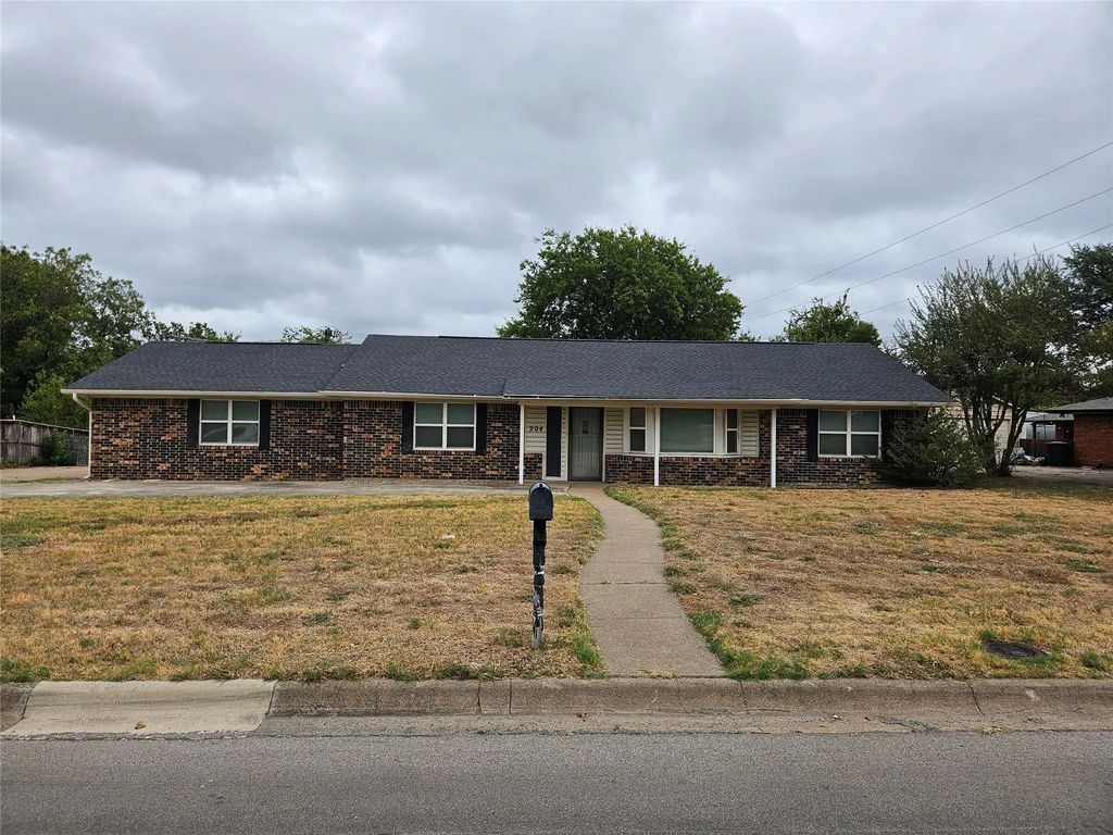 204 Mockingbird Lane, Weatherford