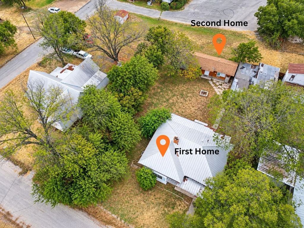 405 N Pearl Street, Comanche