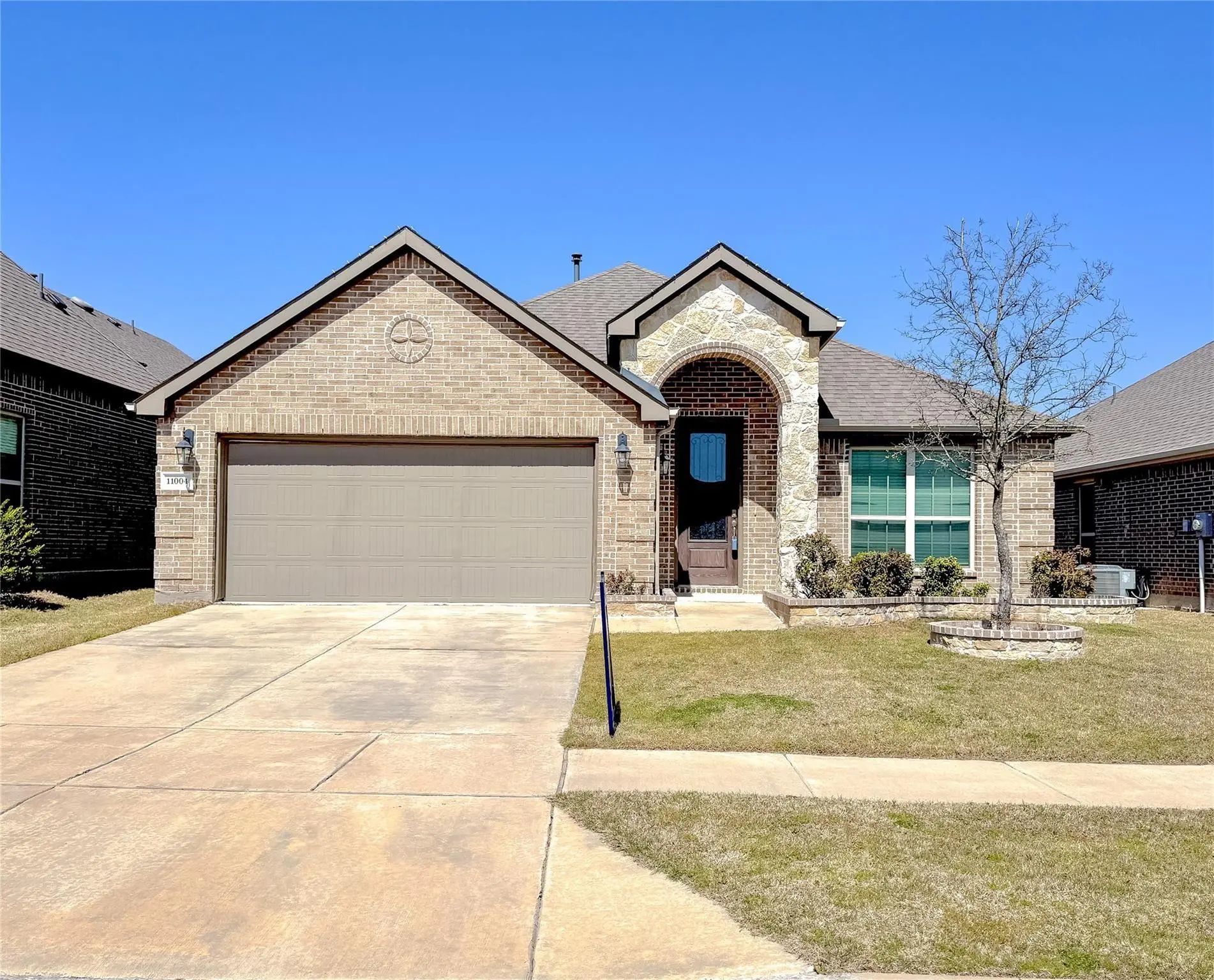 Photo of Listing #21399897