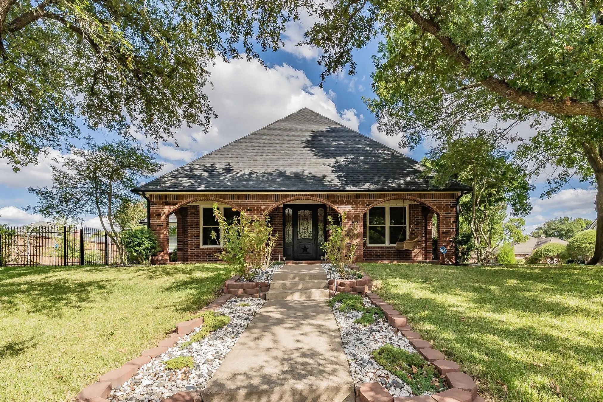 Photo of Listing #21400110