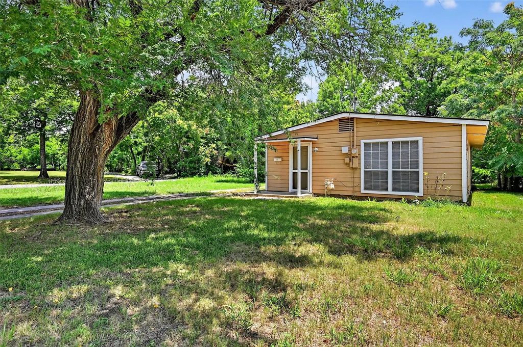 401 S Contemporary Drive, Sherman