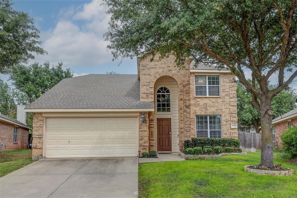 8432 Cactus Flower Drive, Fort Worth