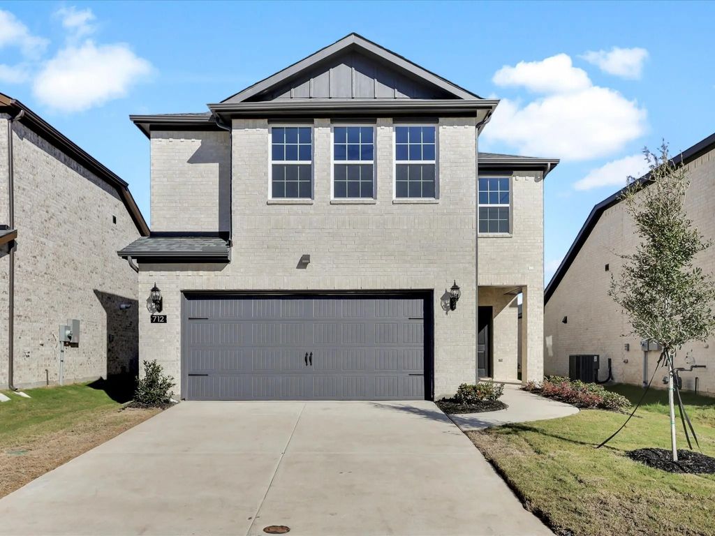 712 Portina Drive, Anna
