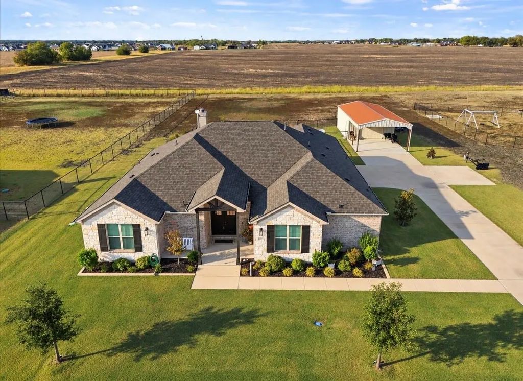 5015 Fox Trot Lane, Caddo Mills