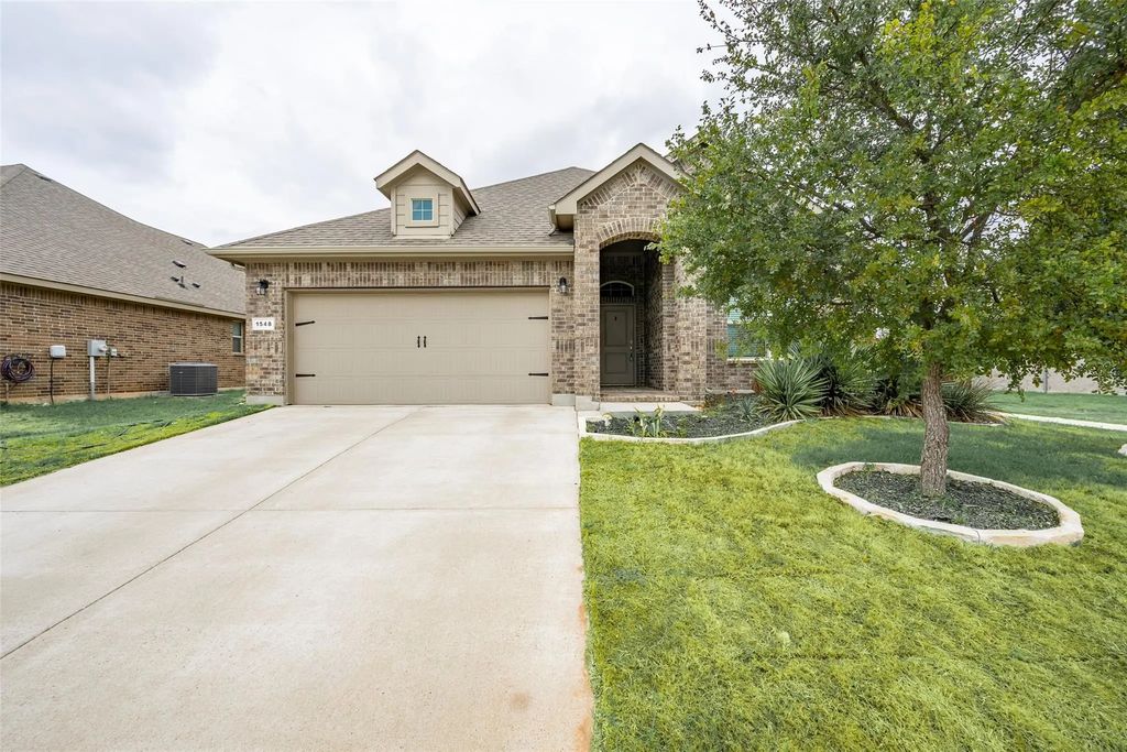 1548 Seabiscuit Drive, Granbury