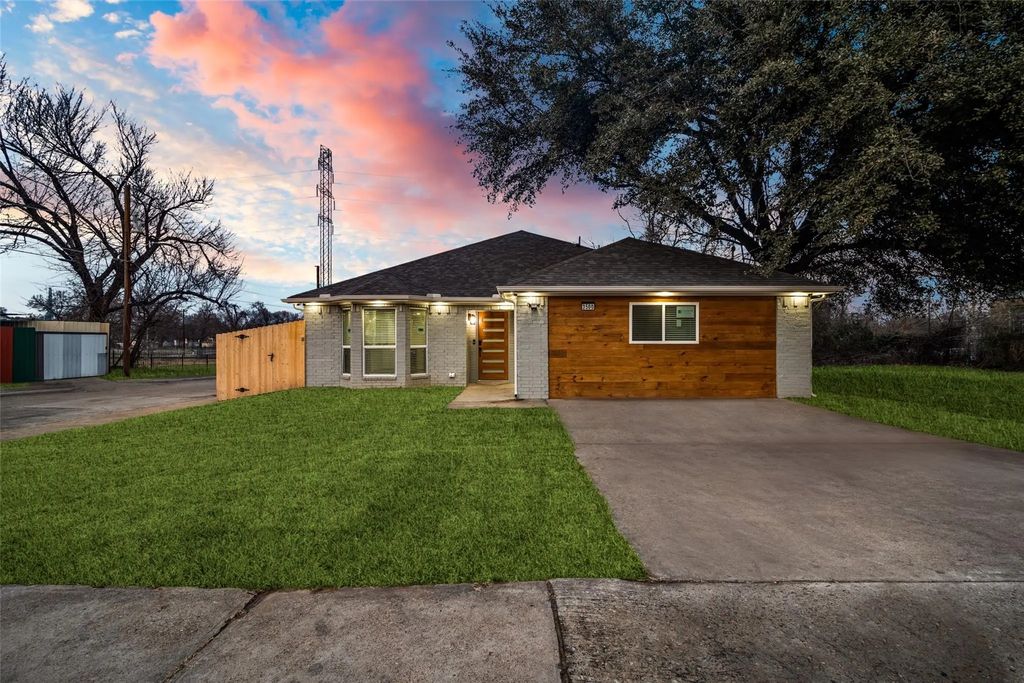 3500 Roberts Avenue, Dallas