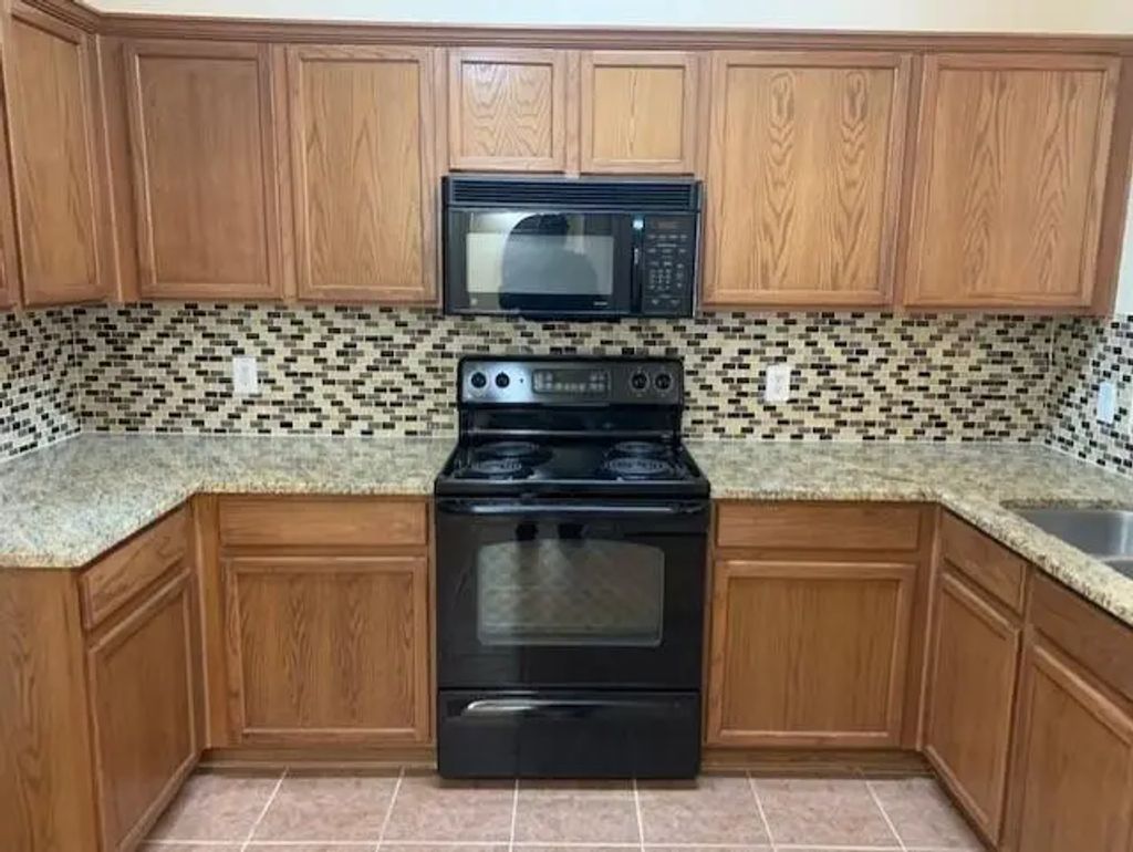 2226 Glacier Park Lane, Grand Prairie