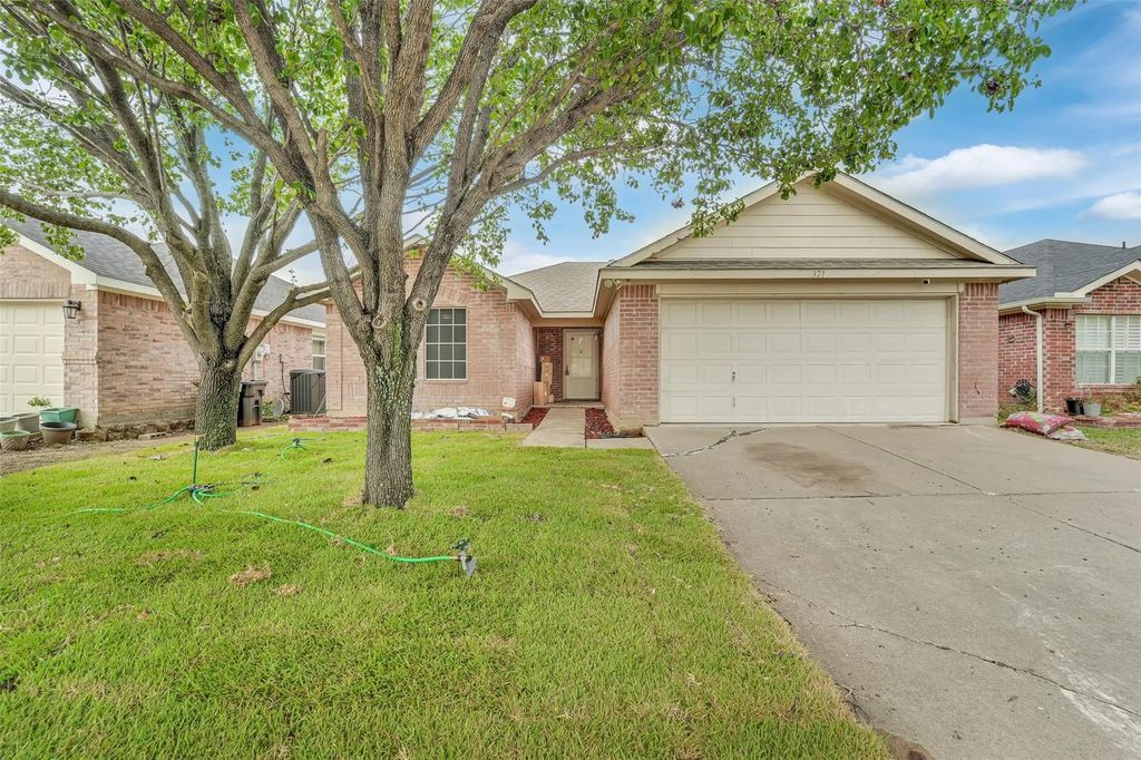 321 Dakota Drive, Arlington