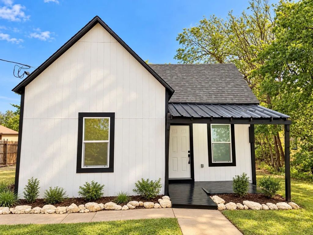131 Elder Street, Waxahachie