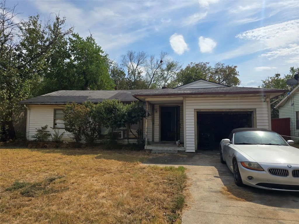 2206 Anderson Street, Irving