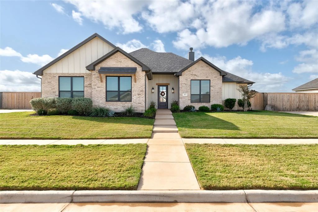 317 Blackhawk Drive, Abilene