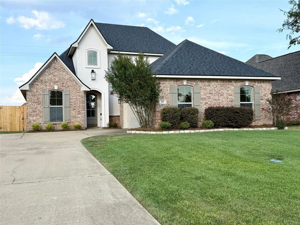 312 N Hampton Street, Haughton