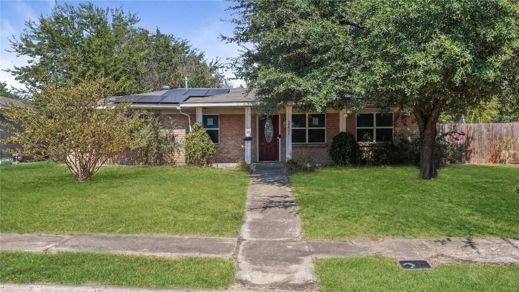 2201 Linwood Lane, Irving