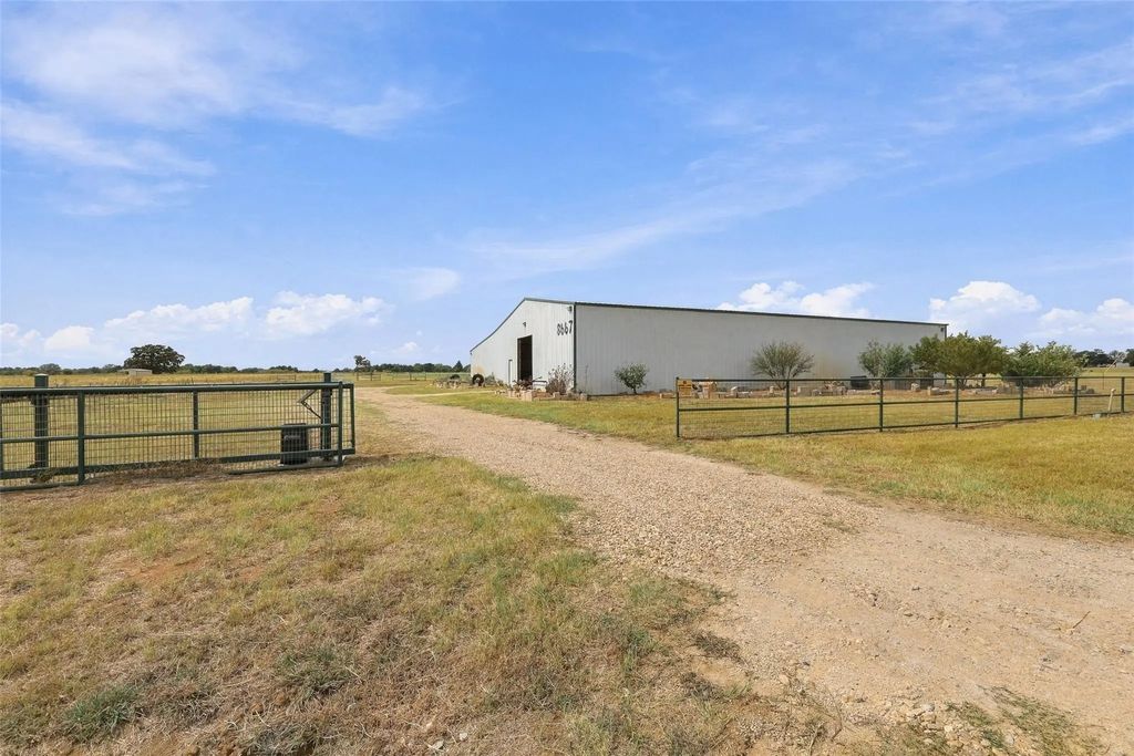 8667 Us-377, Collinsville