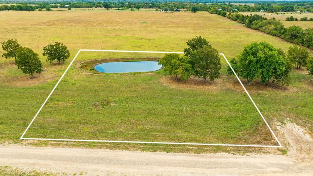 311 Private Road 33263, Sumner
