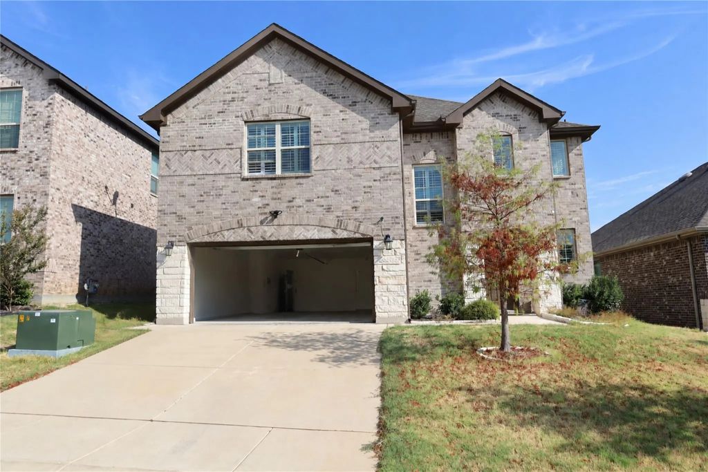 8208 Leopard Pass, Godley