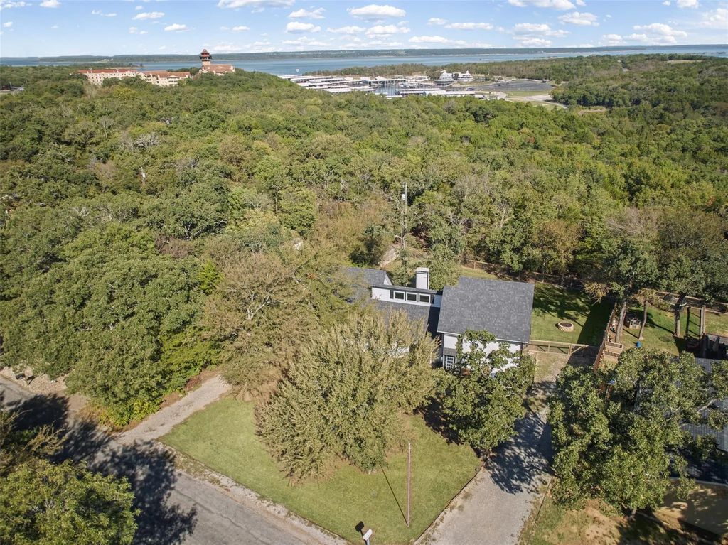 271 Lakewood Lane, Pottsboro