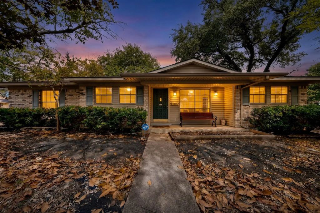 432 Sandy Trail, Richardson