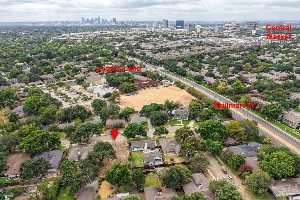 6115 Town Hill Lane, Dallas