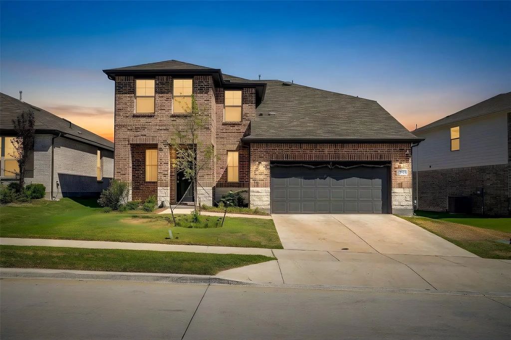 2921 Fox Trail Lane, Fort Worth