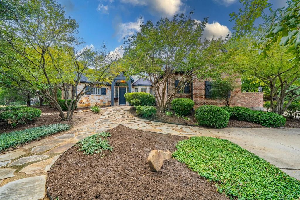 3201 Cedar Ridge Drive, Flower Mound