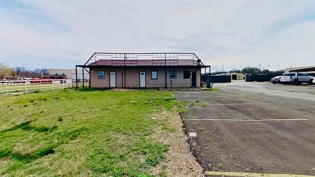 4902 E Highway 199, Springtown