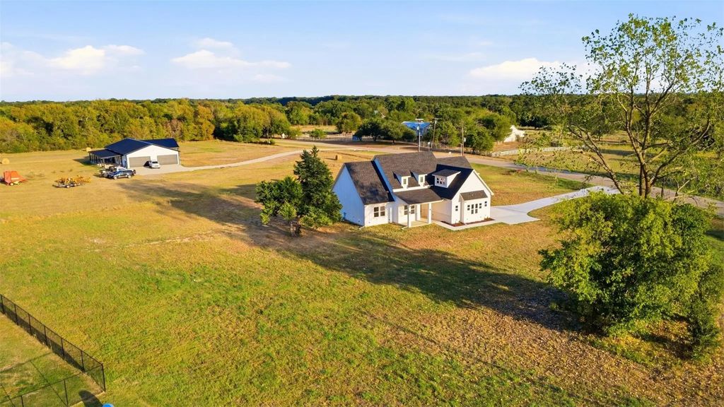 1509 Fm 1737, Greenville
