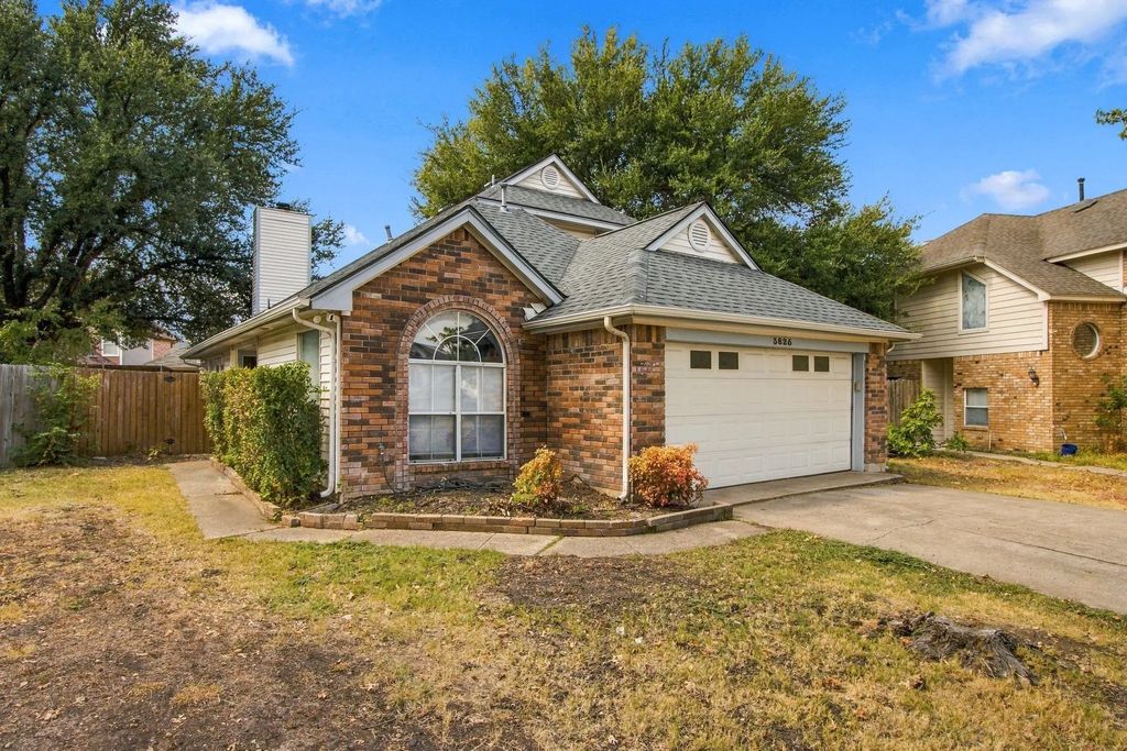 3825 Branch Hollow Circle, Carrollton