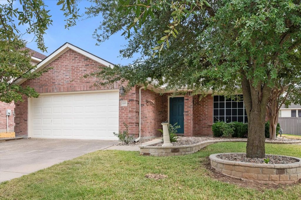 1109 Nighthawk Road, Fort Worth