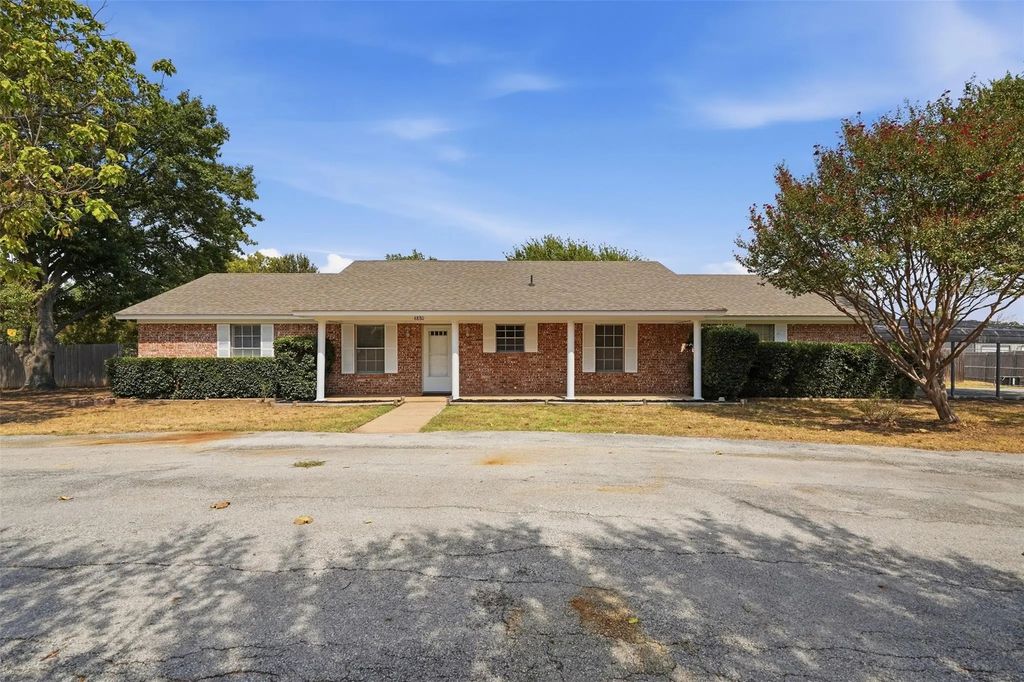 6880 Sandy Beach Road, Azle