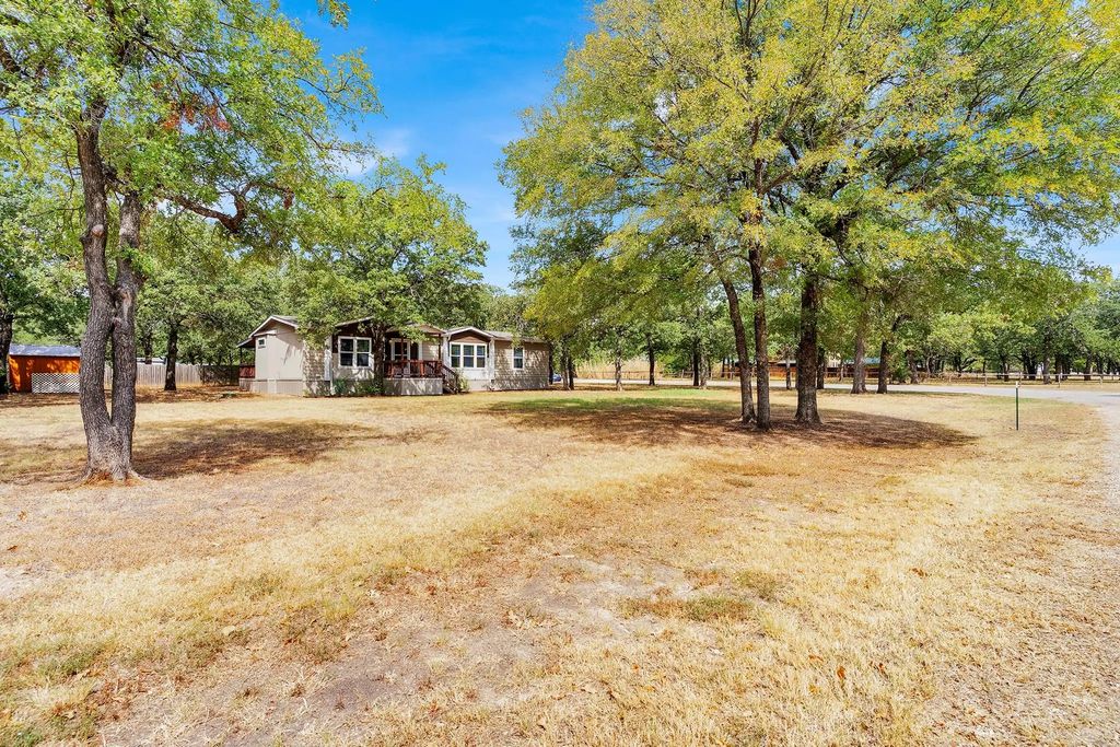 119 Post Oak Road, Whitney