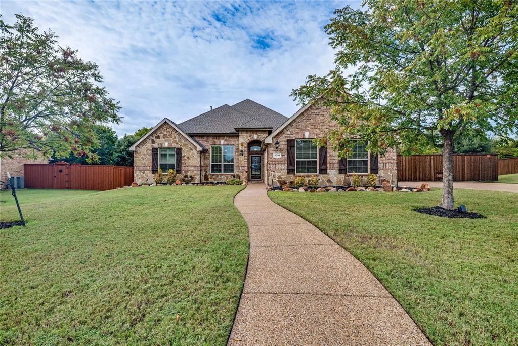 8303 Lake Valley Court, Rowlett