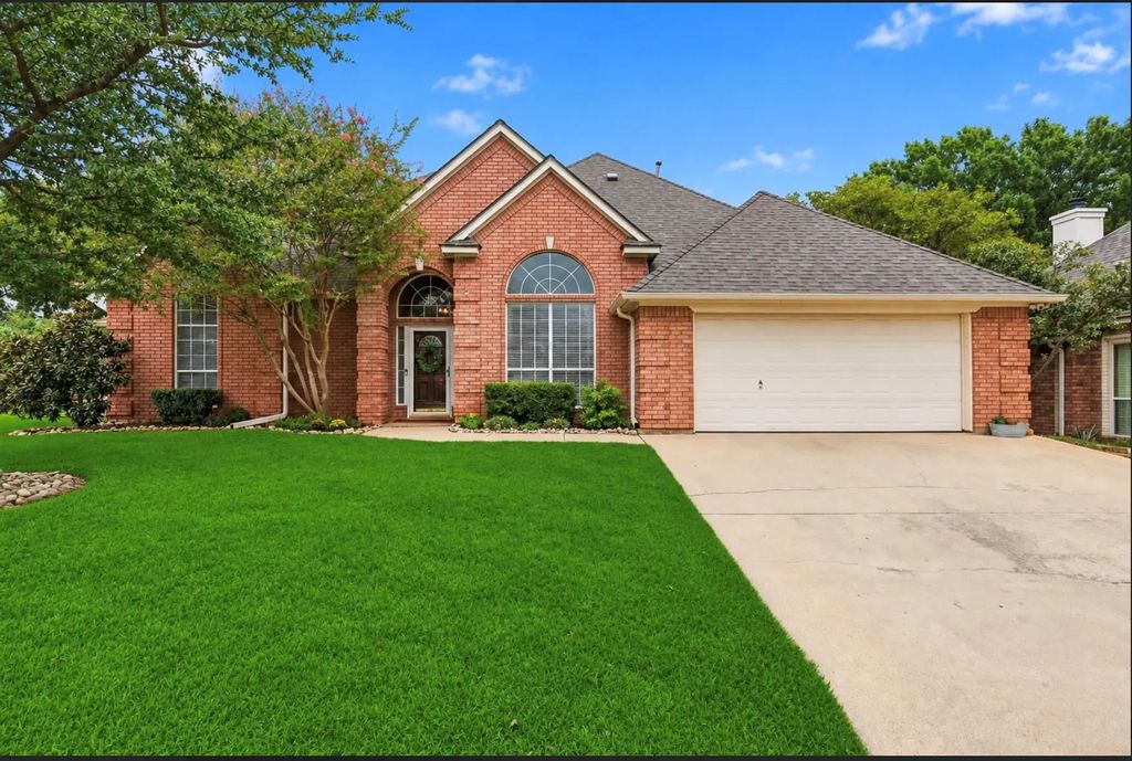 2705 Mimosa Court, Bedford