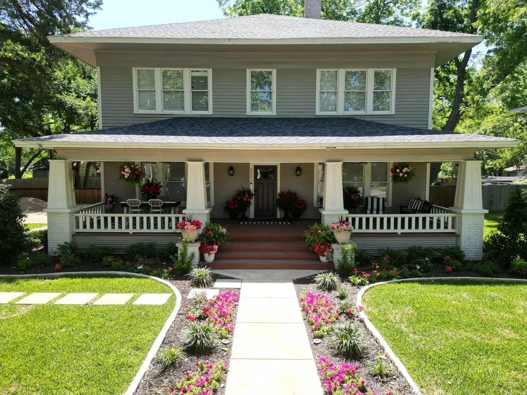 512 N College Street, Waxahachie