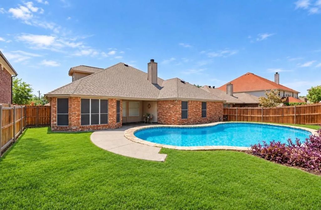 839 Evergreen Lane, Burleson