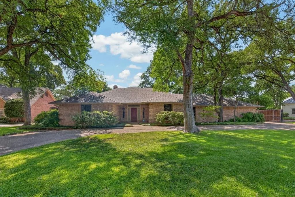 3520 Elm Creek Court, Fort Worth