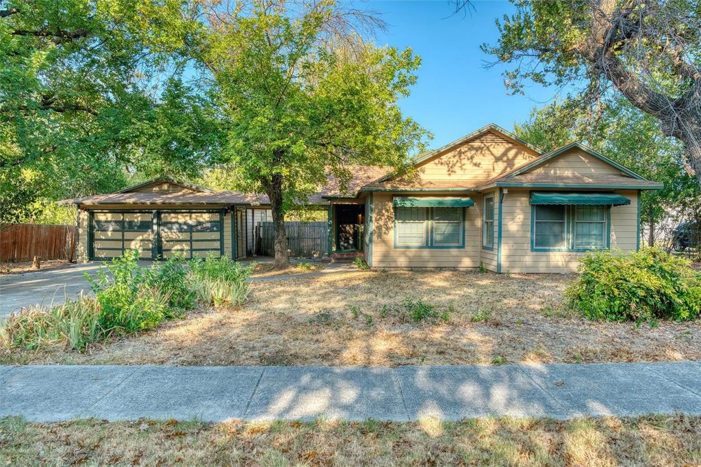 3233 Jane Lane, Haltom City