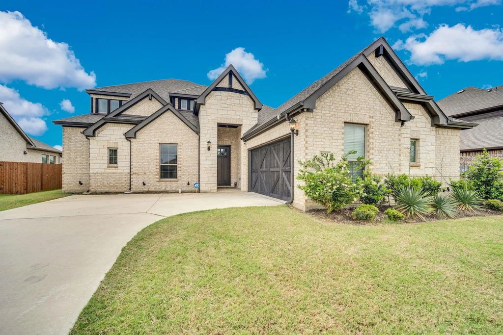 624 Sirius Lane, Waxahachie
