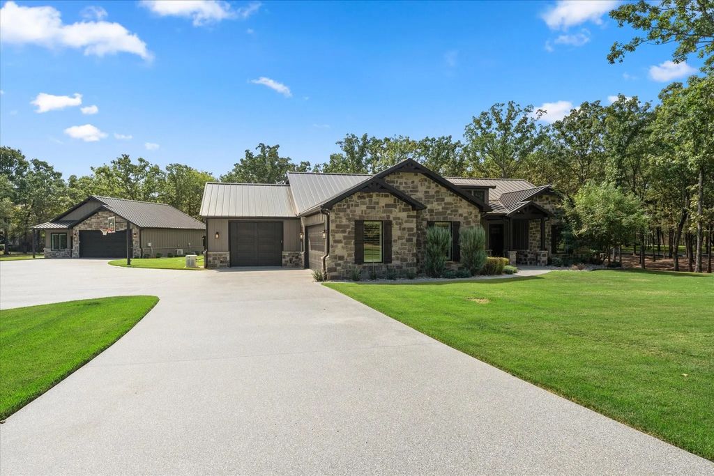 116 Private Road 5984, Yantis